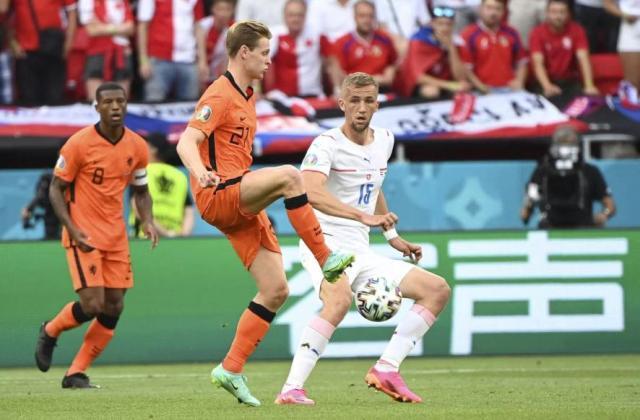 必赢体育平台-德容：不知道为何会输 德波尔：细节决定了比赛胜负